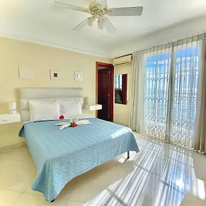 https://hotel-shakey.comcaribbean.com