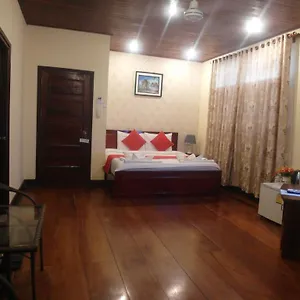 https://mekong-sunset-view-hotel.hotelsluangprabang.com